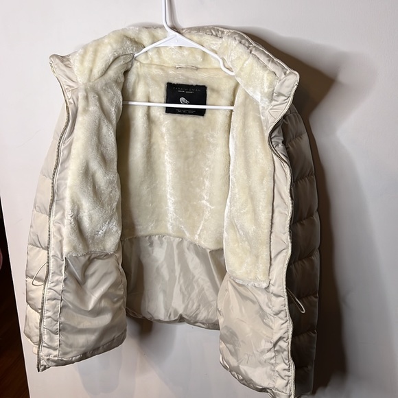 Zara downfilled puffer jacket L (fits more like a M) - Picture 8 of 10